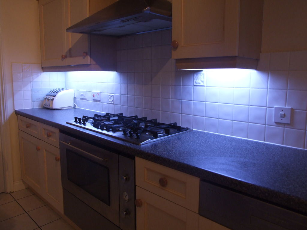 Led kitchen lighting how to fit led kitchen lights with fade effect: 7 steps (with pictures) TBMZUEW