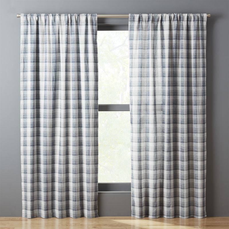 Decorate your room with beautiful modern curtains