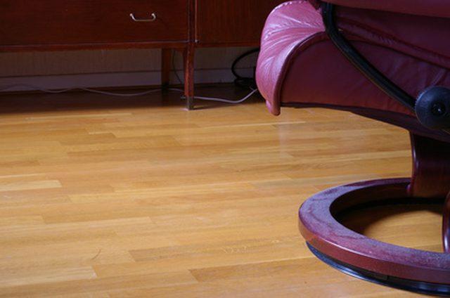 Glueless laminate flooring step 1 ETASODQ