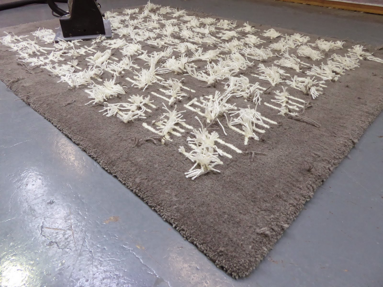 Hand tufted rugs area rugs uk: hand tufted rug - shearing u0026 cropping machine OBDAEPT