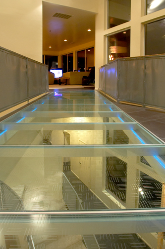 laminated glass floor system ... floor system, each glass, this custom glass sky-bridge is made of OFXYTBU