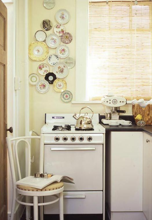 Pin by Laura Juarez on Kitchen | Plates on wall, Kitchen design .